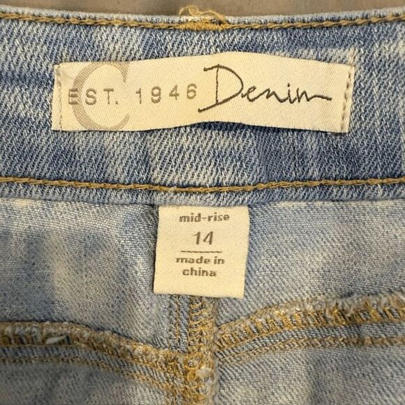 C Est. 1946 Stretch Denim Mid Rise Capris Light Wash Raw Hem Distressed Size 14 - Picture 6 of 13